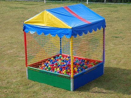 Piscina Casinha 1500 Bolinhas - 1,6m x 1,6m x 1,8m